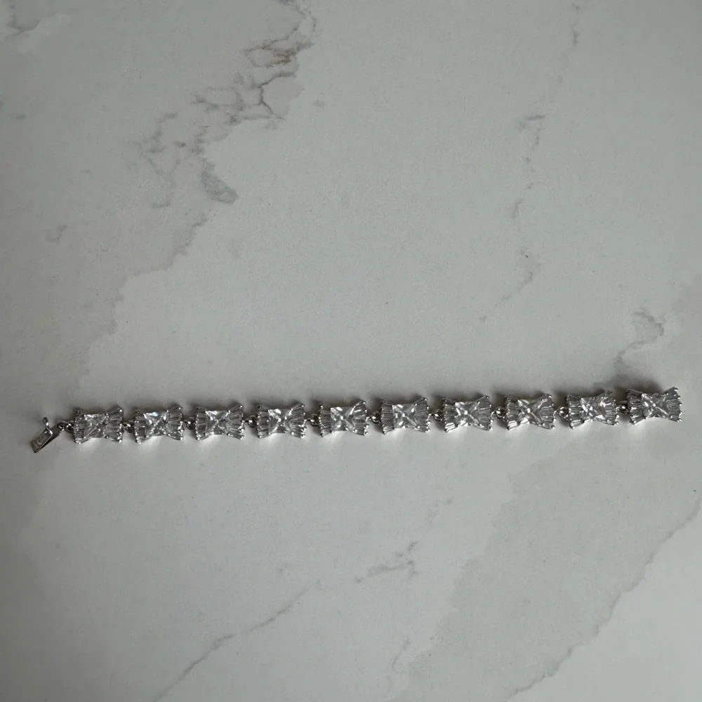 Kate Spade Le Soir crystal bow bracelet - Picture 7 of 7